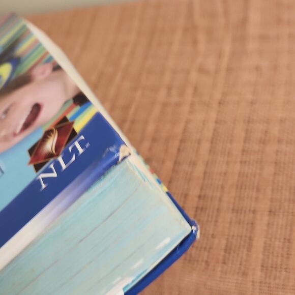 Hands On Bible NLT - Picture 6 of 14